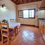 2 Bedroom Amazing In 別荘