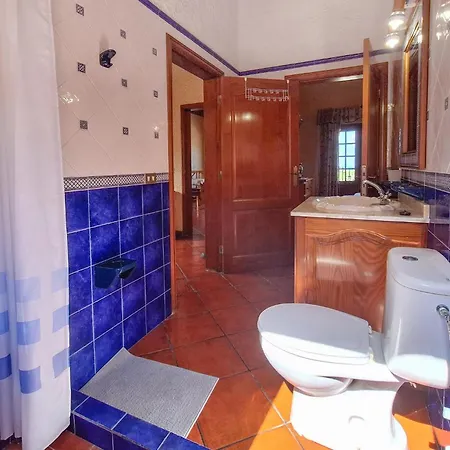 2 Bedroom Amazing In Σπίτι διακοπών Buenavista Del Norte